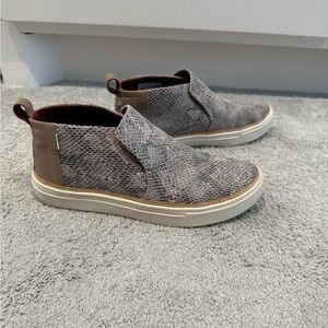 Women’s Toms slip on booties - 6.5